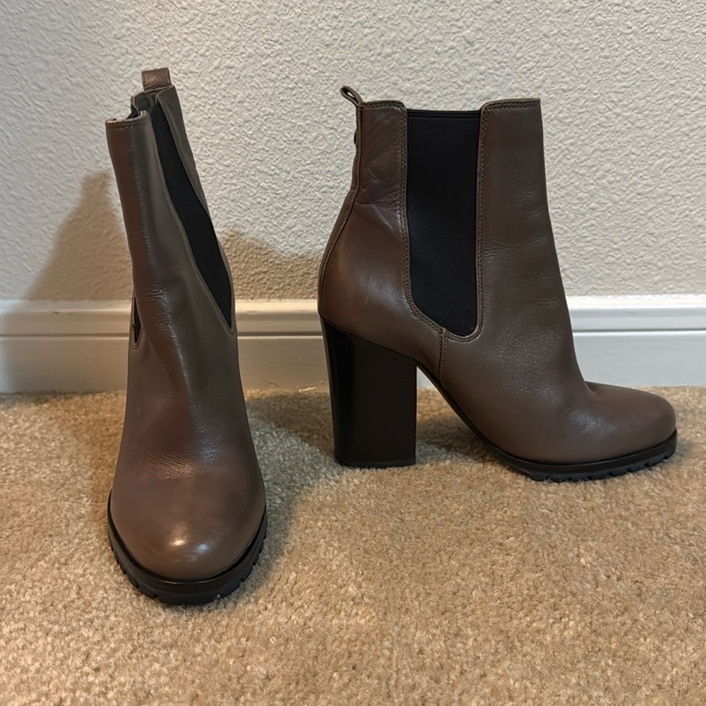 Coach Chelsea Bootie - beautiful grey/brown size 5